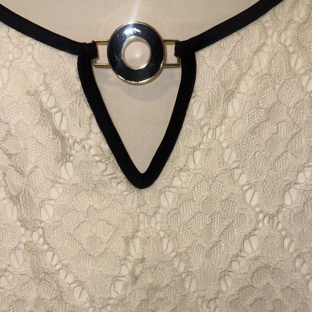 Olivia Blu Chic Cream Blouse with Black Accents NWOT - Picture 4 of 8